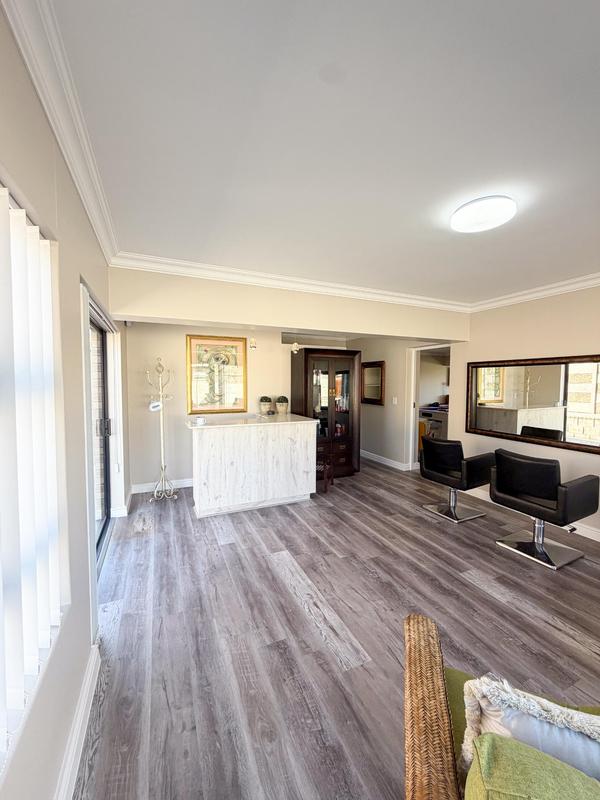 5 Bedroom Property for Sale in Reebok Western Cape